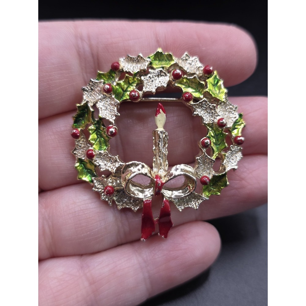 Gerry's signed Vintage Wreath Pin Brooch Christmas Candle Holiday Holly berry